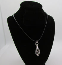 Load image into Gallery viewer, Diffuser Pendent Necklace
