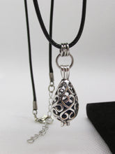 Load image into Gallery viewer, Diffuser Pendent Necklace
