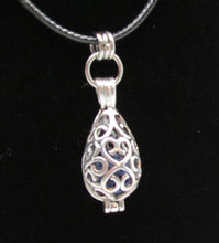 Load image into Gallery viewer, Diffuser Pendent Necklace
